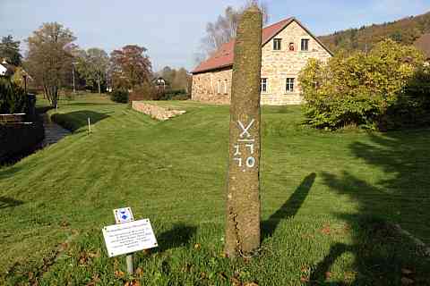 Die Grenzsaeule Grenzsaeule