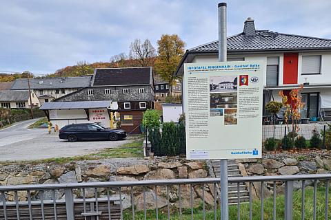 Infotafeln zur Geschichte von Ringenhain Sportplatz