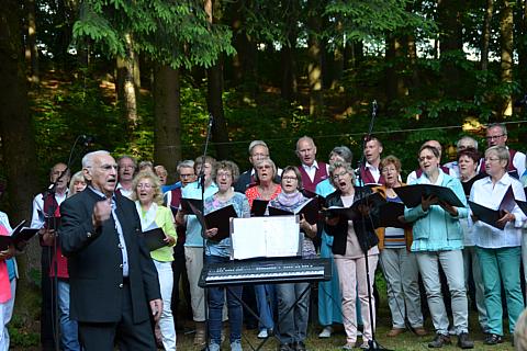 Musik an der Talsperre Juni 2015 Chorsingen Talsperre
